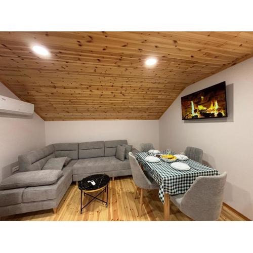 2Bedroom Apartment,free parking 06