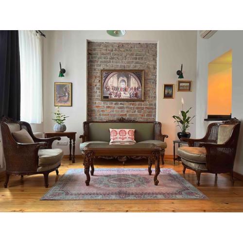 2Br, 2Ba, 1st Floor of Historical Building ,Galata