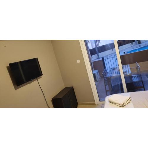 2br-7 Guests-Free Parking-Pool-AirCon