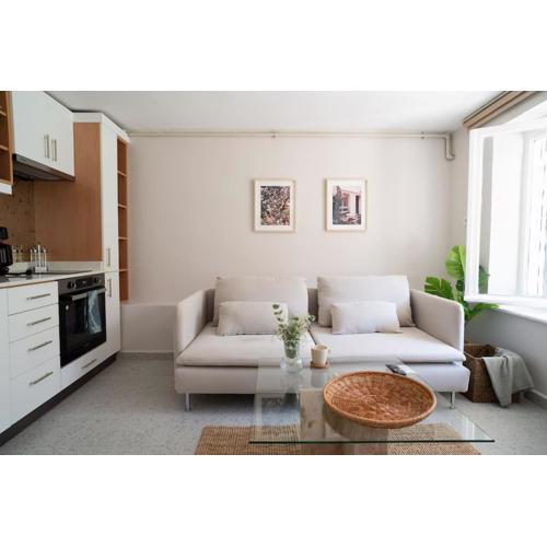 2BR Designed Flat In The Center of Buyukada