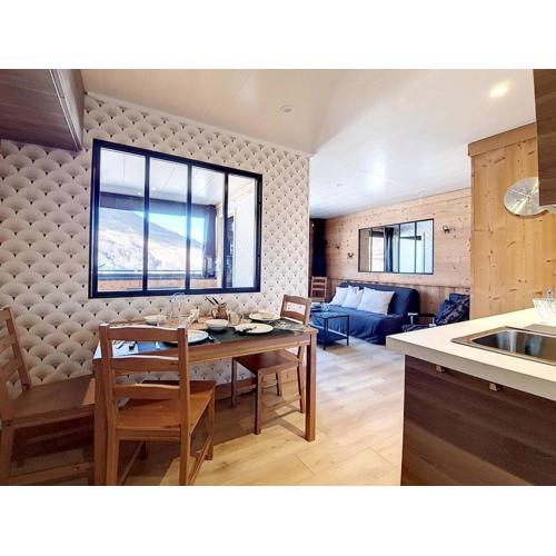 2P rénové près pistes, balcon, parking extérieur - FR-1-344-687