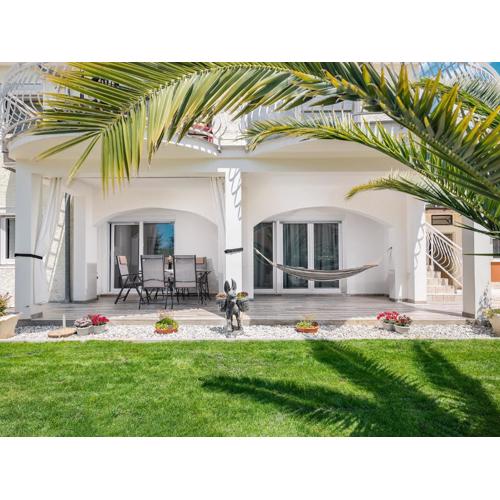 3 & 4 bedrooms apartment Simona