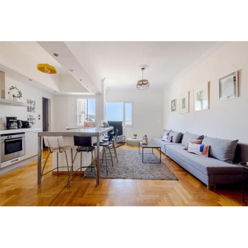 3 bdr Apt Incredible Acropolis View