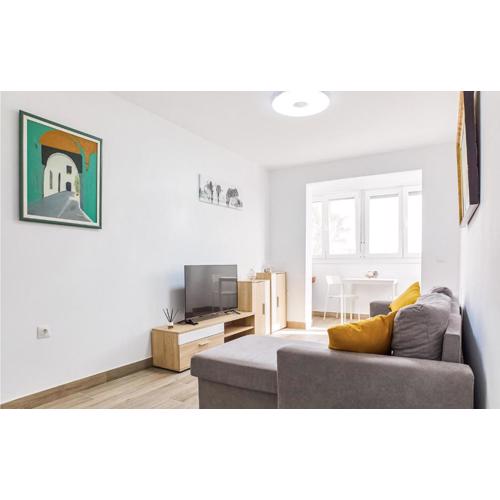 3 Bedroom Amazing Apartment In Cadiz