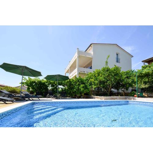 3-Bedroom Apartment in Pula - Istrien 11137