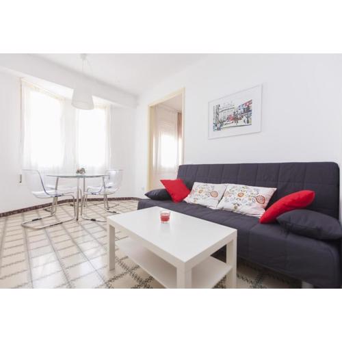 3 bedroom apartment next to Plaza