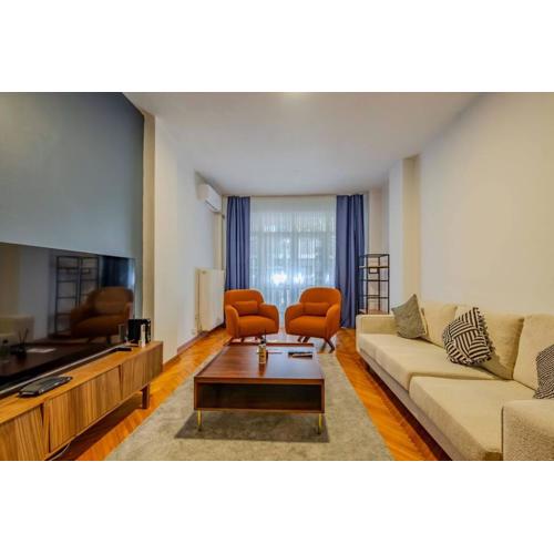 3-Bedroom Apartment with Balcony