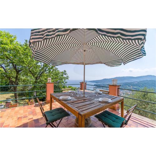 3 Bedroom Beautiful Home In Rapallo