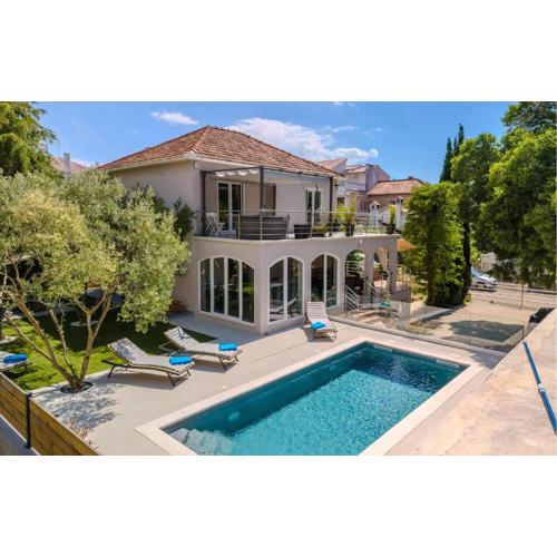 3 Bedroom Beautiful Home In Zadar