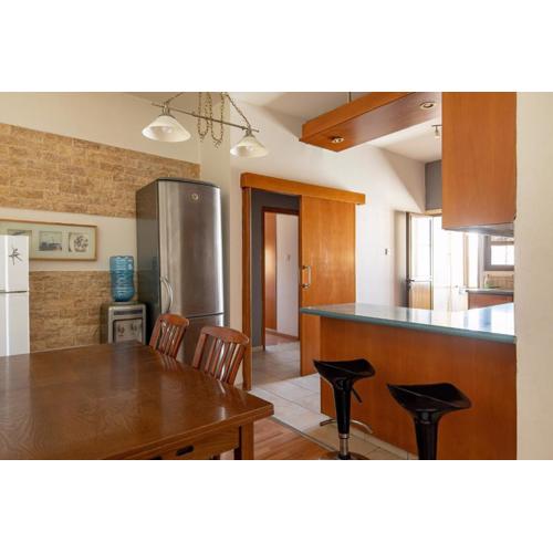 3 bedroom Central Apartment