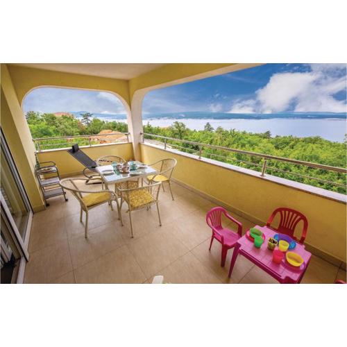 3 Bedroom Cozy Apartment In Crikvenica