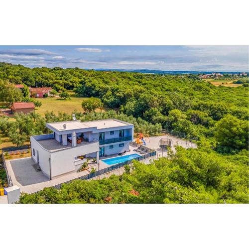 3 Bedroom Cozy Home In Pula