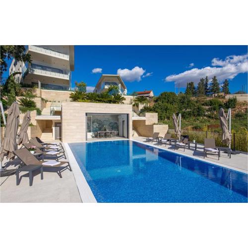 3 Bedroom Gorgeous Apartment In Krk