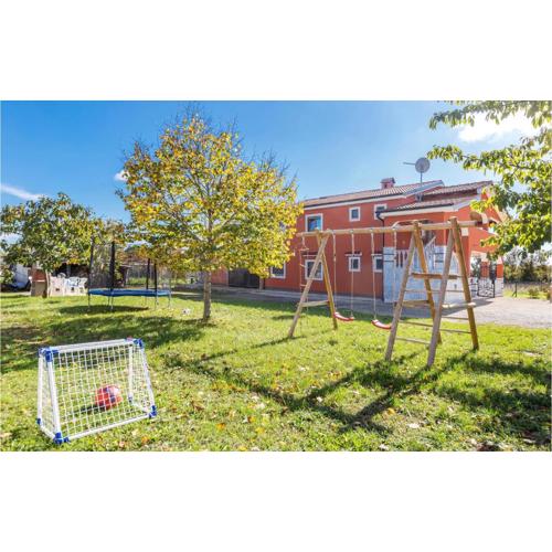 3 Bedroom Gorgeous Apartment In Pula