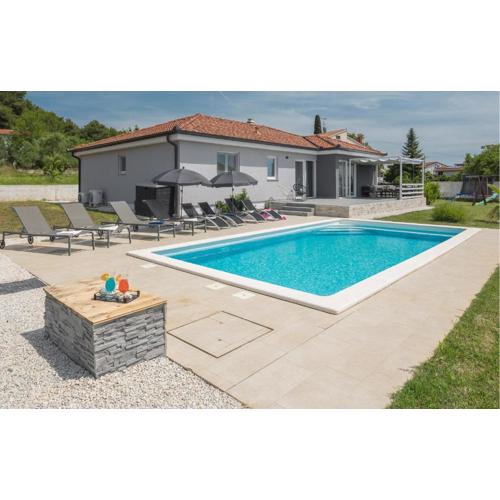 3 Bedroom Gorgeous Home In Pula