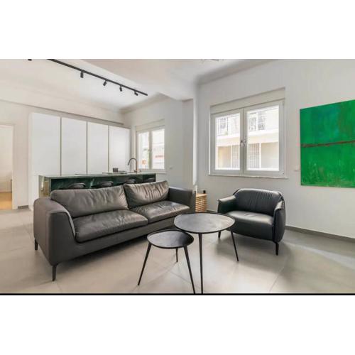 3 bedroom New Modern Flat in the heart of Athens