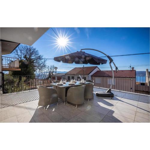 3 Bedroom Nice Home In Crikvenica