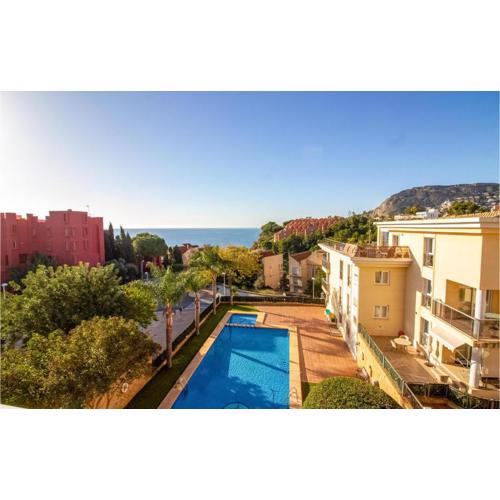 3 Bedroom Stunning Apartment In Calpe