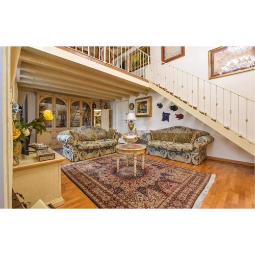 3 Bedroom Stunning Apartment In Catania