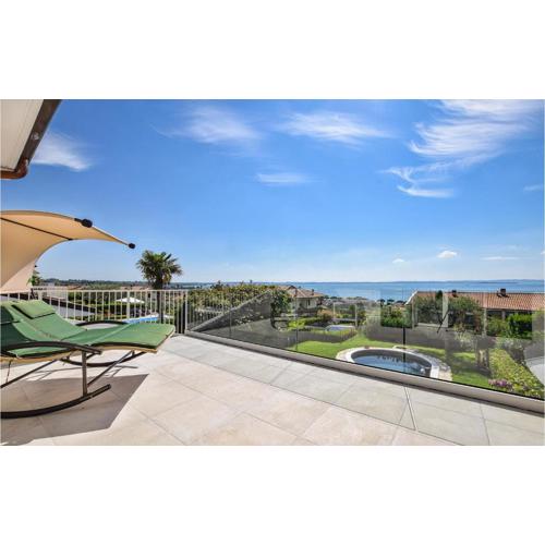 3 Bedroom Stunning Home In Lazise