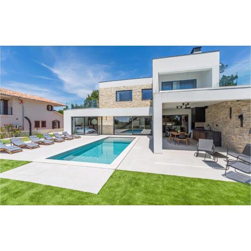 3 Bedroom Stunning Home In Porec
