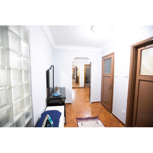 3 Diffrent Family Apartments At Center Walking 5 Minutes