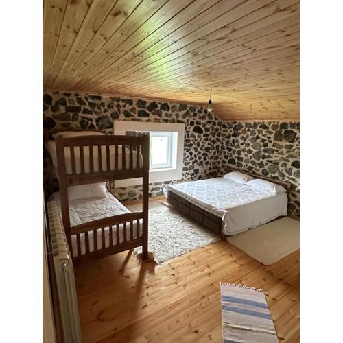 3 VELLEZERIT DOCI GUEST HOUSE