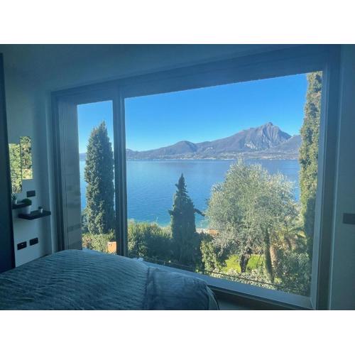 3 Zimmer Apartment am Gardasee mit traumhaften Seeblick und Pool in Torri del Benaco