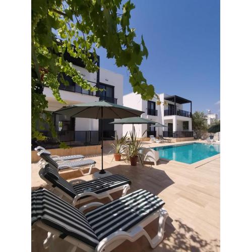 300m to Beach 2 Bedroom Garden Floor Flat with Pool - Yeni Dünya Bodrum A1