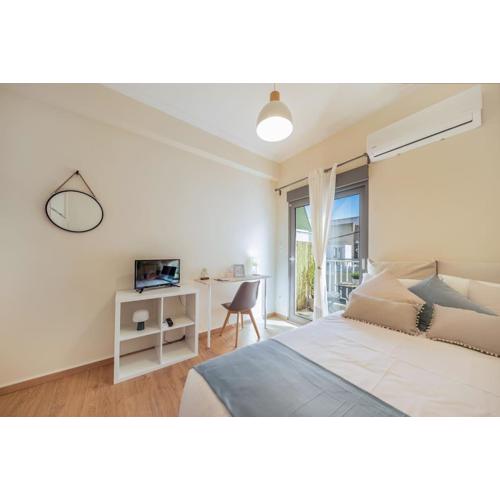 300Mbps brand-new studio in Athens