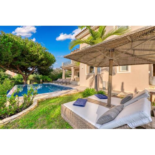 3055 Family villa close to the beach