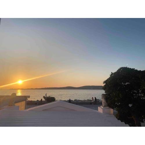 31 Seafront Apartment