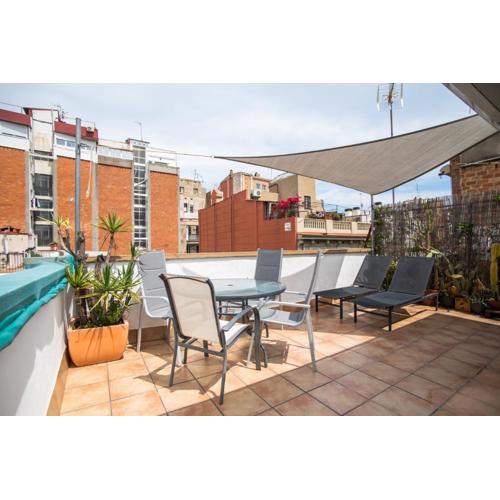31mai1043 - Sunny home terrace Sagrada Familia
