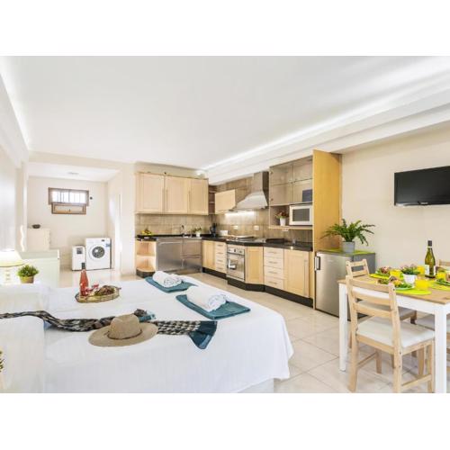 324 Pueblo Canario Studio with Wifi