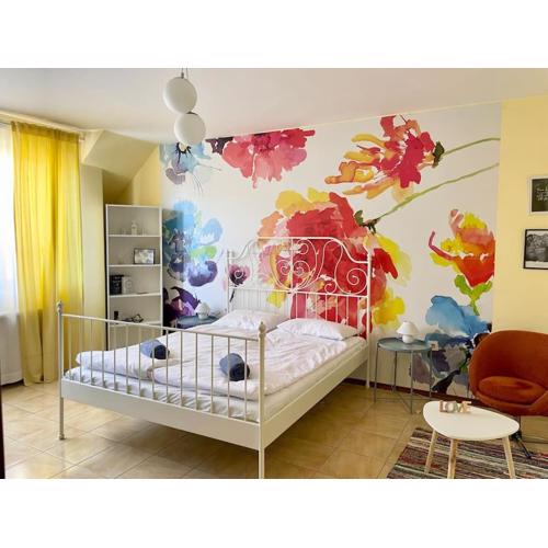 35 Cozy Central 1 Bedroom Apartment with Balcony