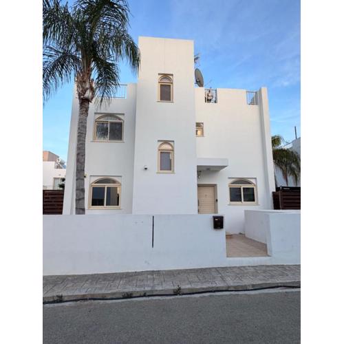 3Bedroom Holiday Home with Private Pool