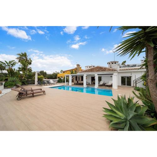 3BR Villa in New Andalucia