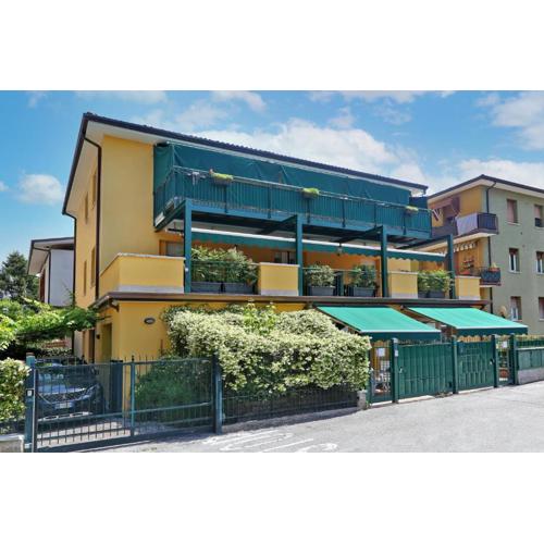 3V UGO WHIT POOL apartment Bardolino