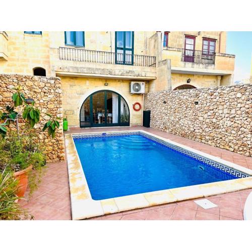 4 Bedroom Farmhouse with Private Pool in Xaghra Gozo
