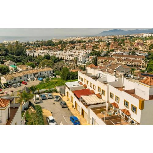 4 Bedroom Gorgeous Home In Marbella
