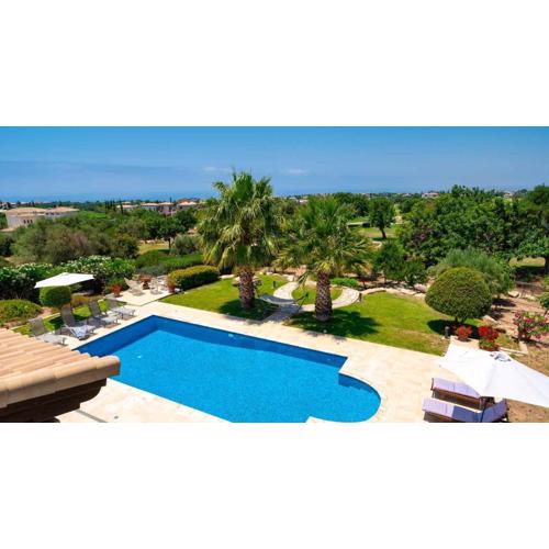 4 bedroom Villa Lofou with private pool and sea views, Aphrodite Hills Resort