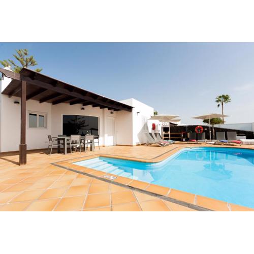 4 bedroom Villa Mimi with private heated pool