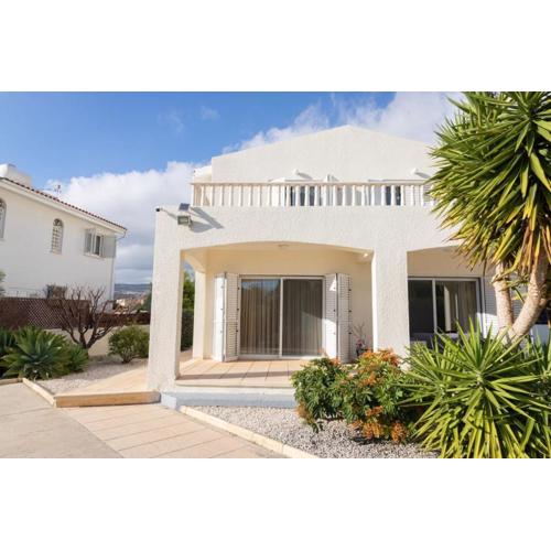 4-bedroom Villa with Heated Pool