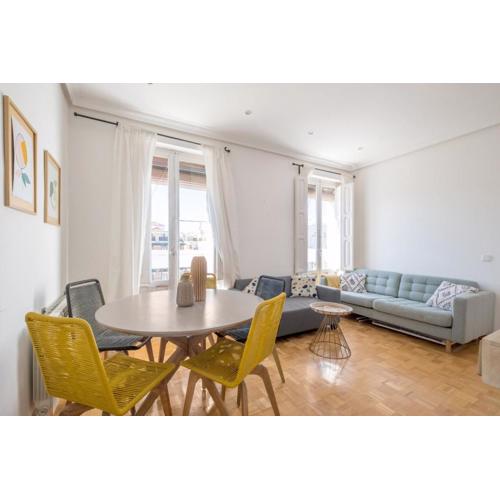 4 bedrooms 2 bathrooms furnished - Salamanca - bright - MintyStay