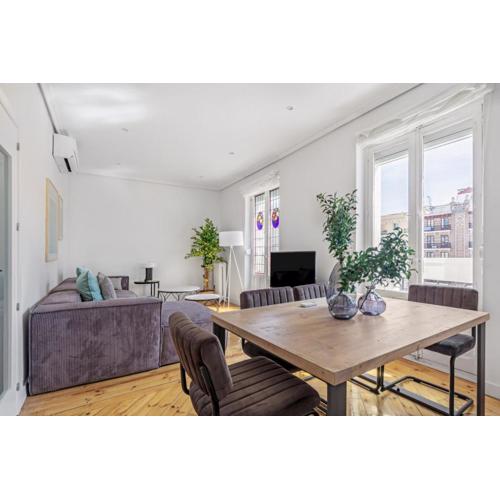 4 bedrooms 2 bathrooms furnished - Salamanca - refurbished - MintyStay
