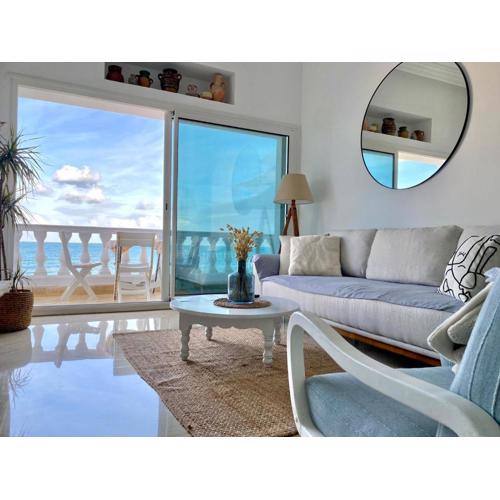 4 pieces avec balcon sur la mer