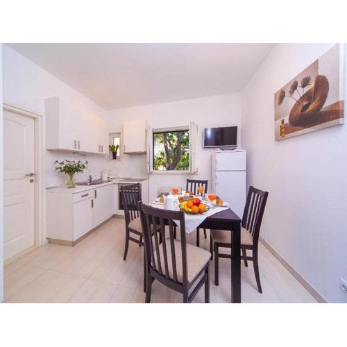 4B Apartments - One Bedroom Apartment