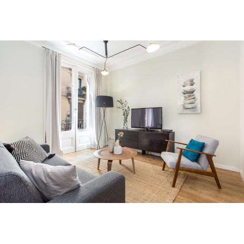 4bedroom apart with balcony in Las Ramblas 1 1