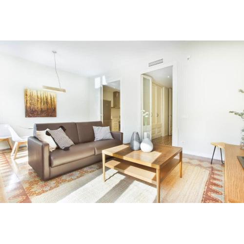 4bedroom apart with balcony in Las Ramblas 3-2