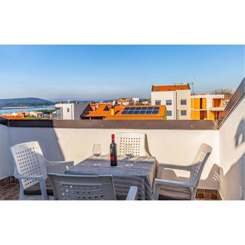 5 Bedroom Amazing Home In Medulin